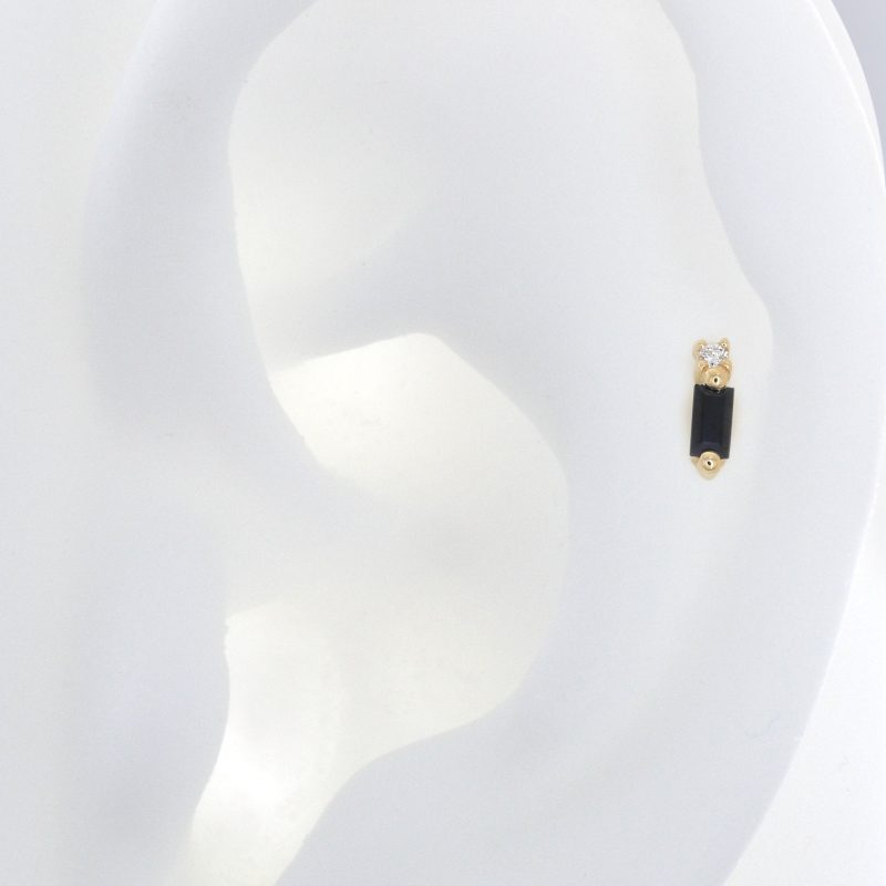 shooting baguette gemstone ear black